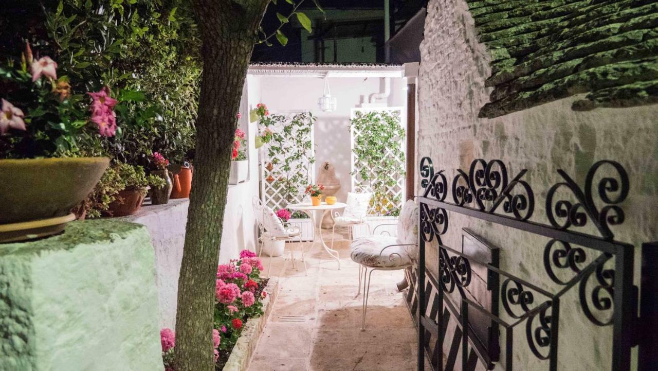 Trullo "Vicolo Fiorito" Villa Alberobello Luaran gambar